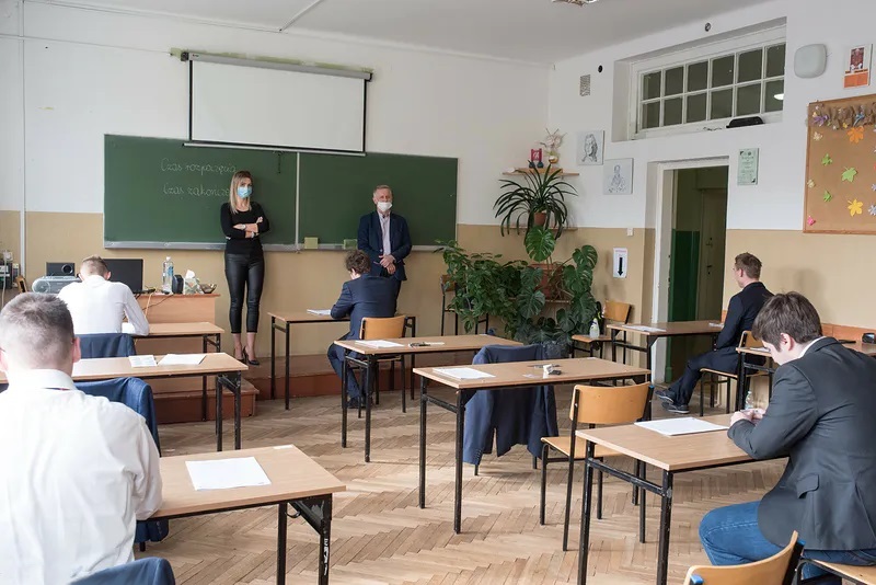 Varšavská radnice uvádí, že téměř polovina učitelů chce skončit