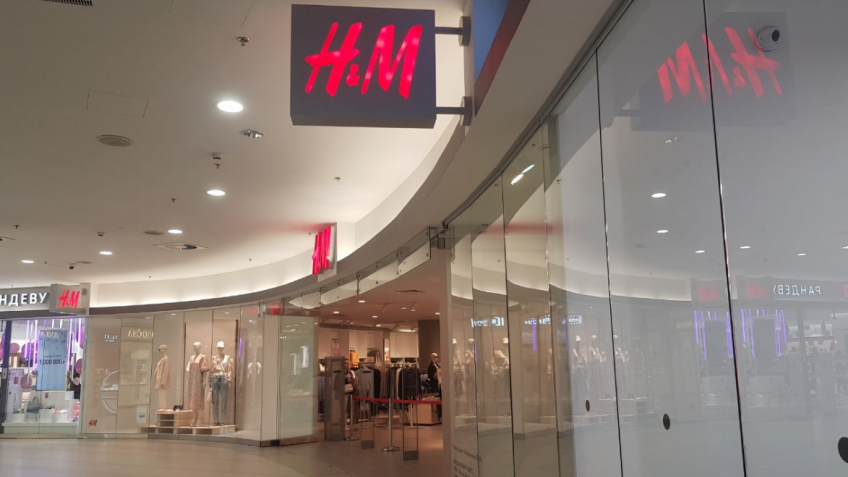 Prodejna H&M byla znovu otevřena v Něvském centru v Petrohradě